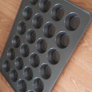 Large Cupcake Baking Tin